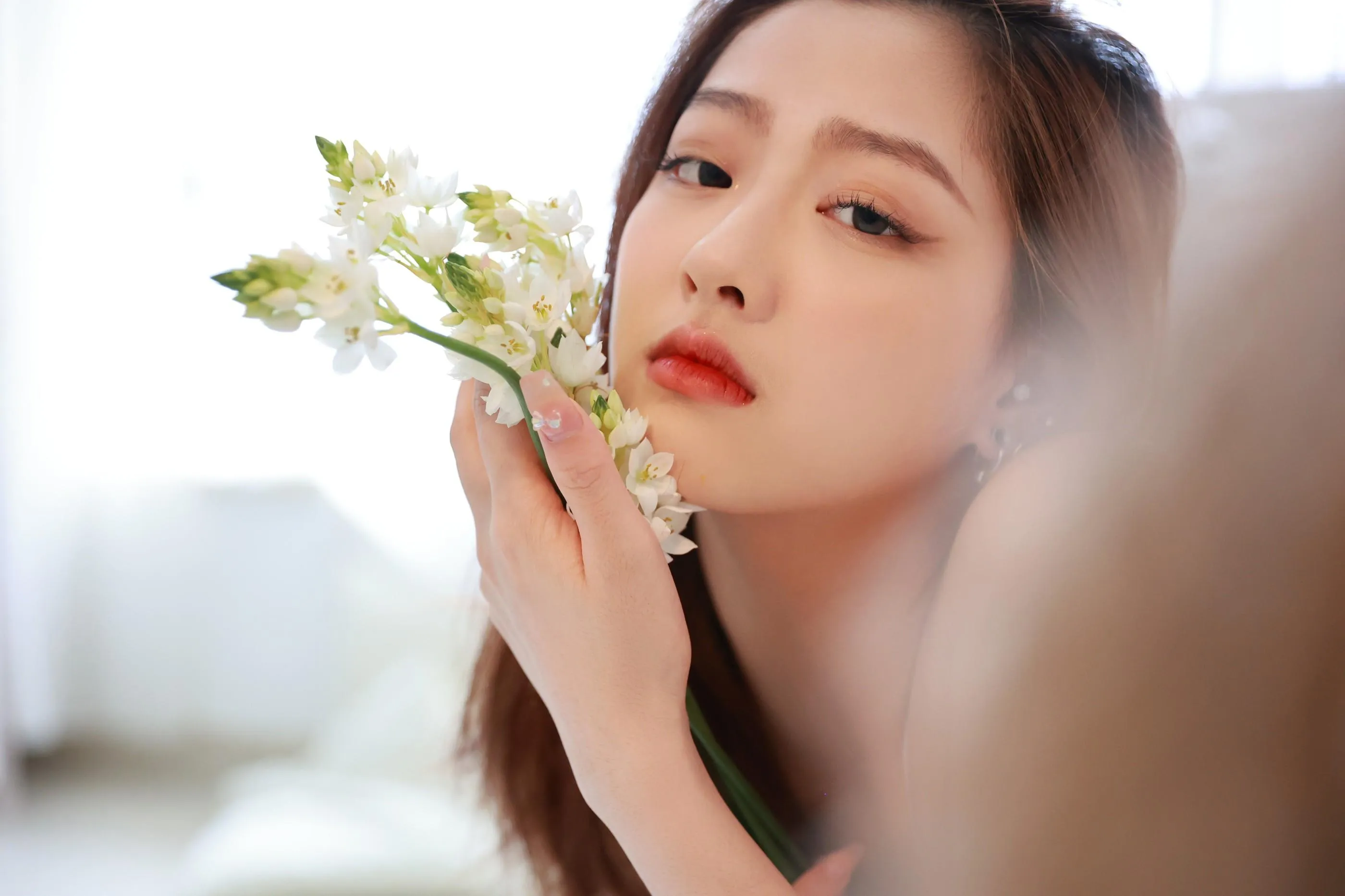 [艺图语] 2022.07.01 瞬间的温柔 持枪萝莉 [27P]插图5